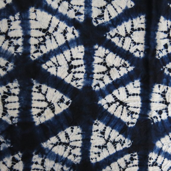 Hand Dyed 100% Cotton Indigo Shibori Technique Floral Pattern Large Tablecloth - Picture 7 of 16